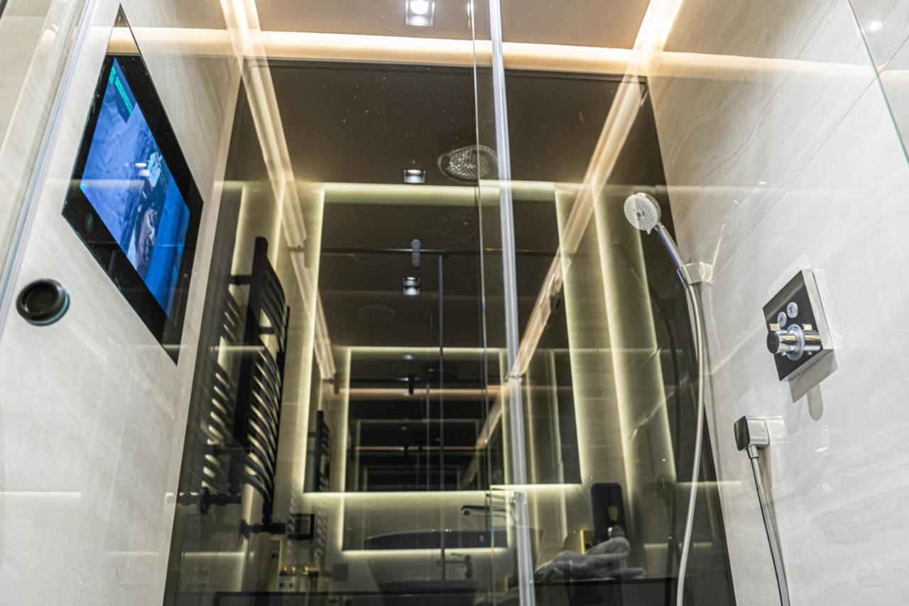 Marconio Wellness Private Pool & Spa - City Center 베오그라드 외부 사진